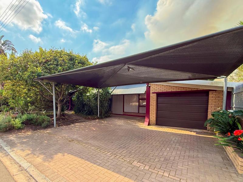 6 Bedroom Property for Sale in Denneoord Western Cape